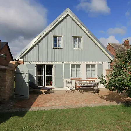 In Rural Idyll Of The Uckermark * Weggun